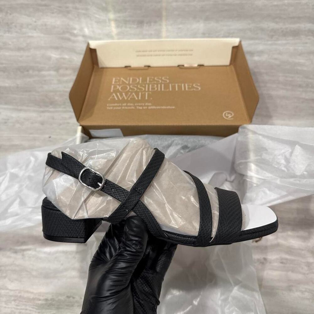 Lifestride janet strappy dress sandal
